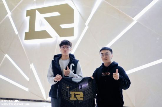 韩信出装分析：半肉流派的优劣势解读